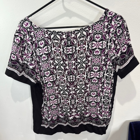 White House Black Market Purple Black Short Sleeve Blouse Zip Back Size W 12 - Picture 3 of 6